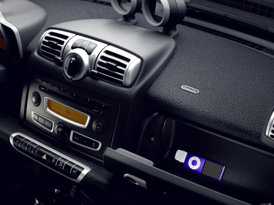 Детали интерьера Smart ForTwo CDi 2009 года  (фото 6 из 7)